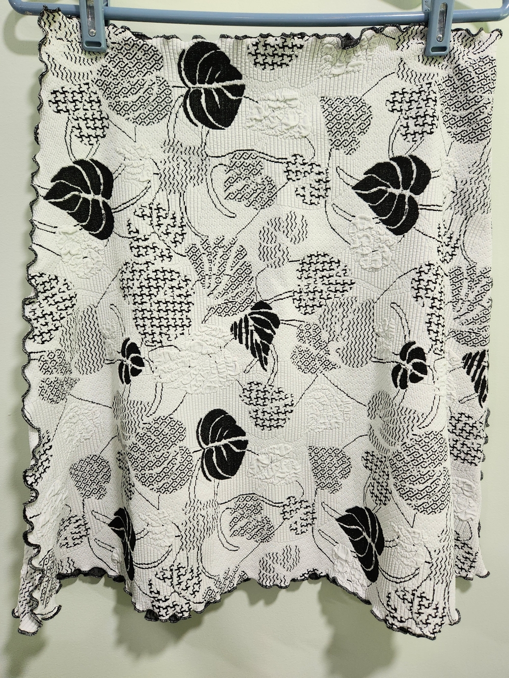 Black & White Floral Mini Skirt Nwt